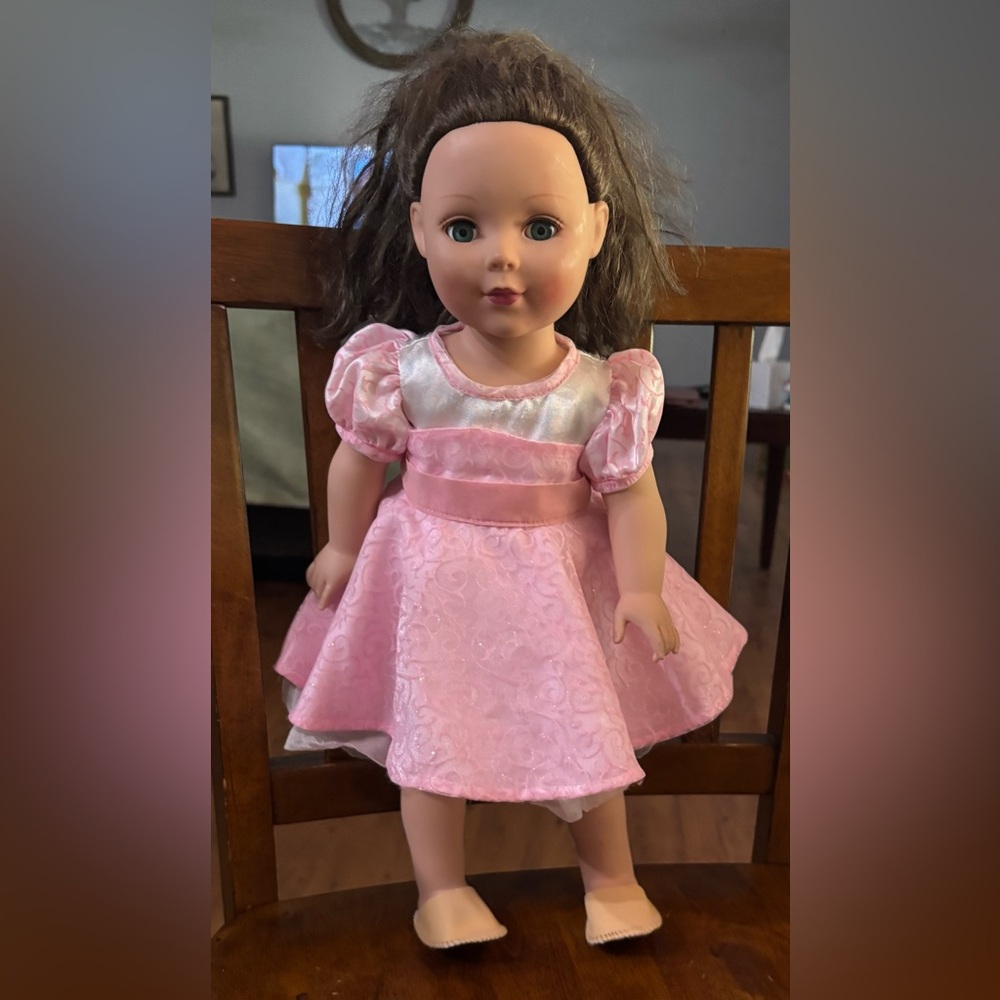 Madame Alexander Doll Brunette Blue-Green Eyes 2012